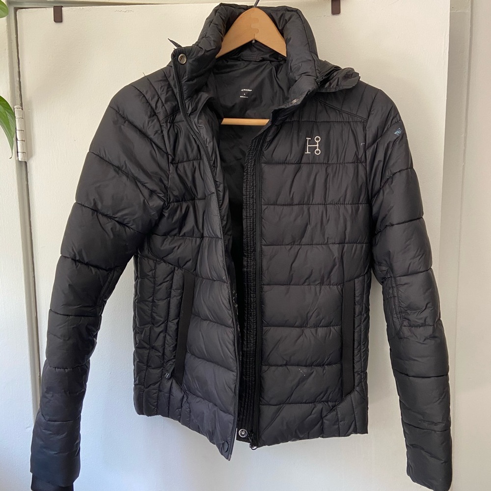 Woman’s Hadley black puff jacket
